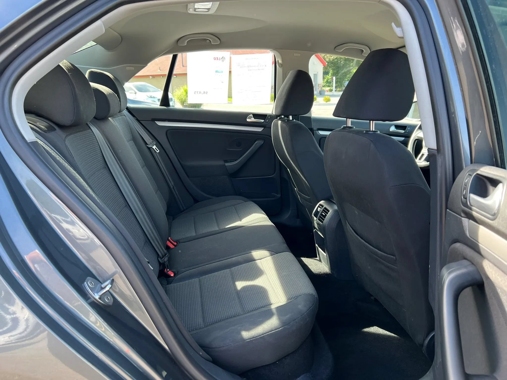 Used 2010 Volkswagen Jetta S FWD image 25