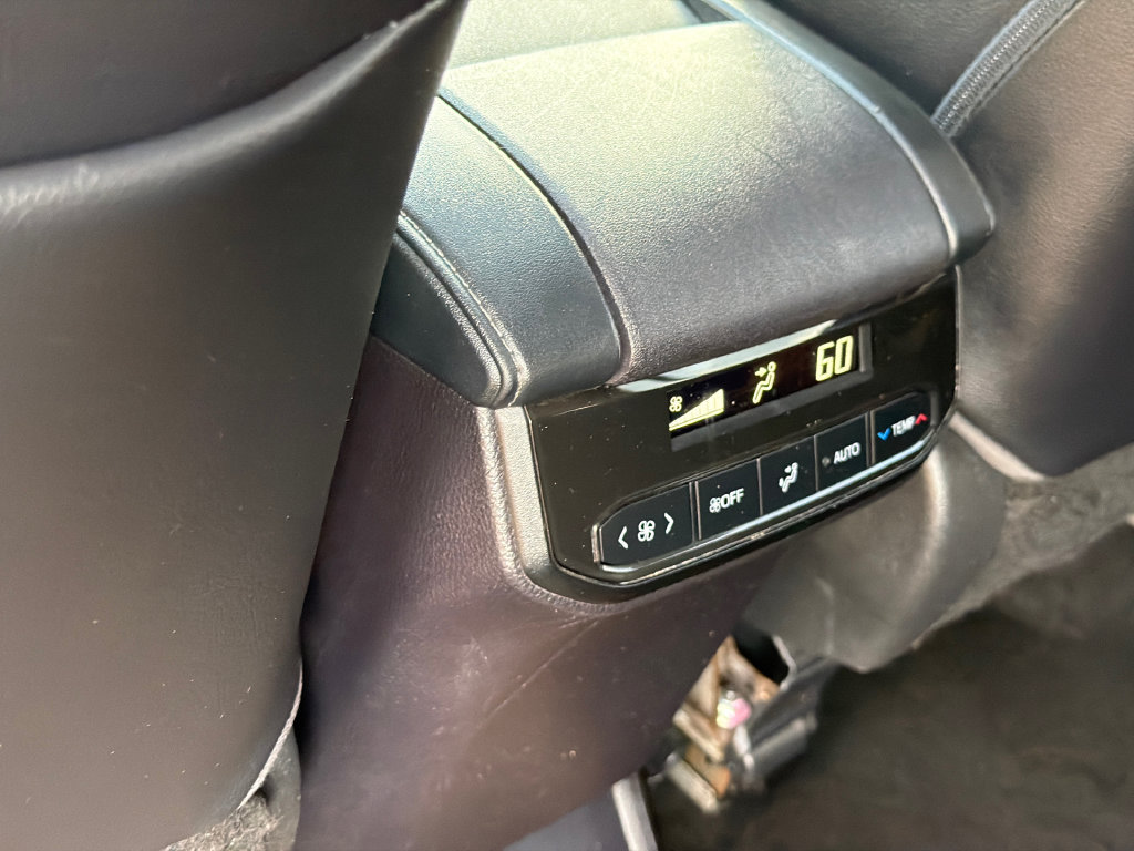 Used 2023 Toyota Highlander XLE FWD image 21