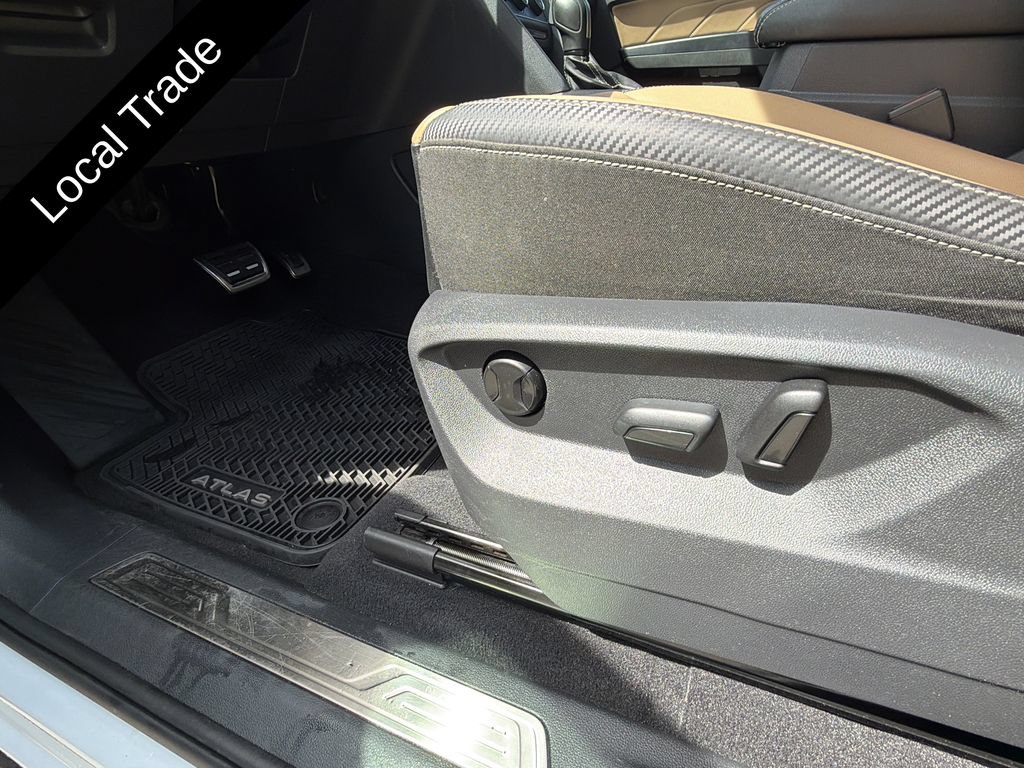 Used 2021 Volkswagen Atlas Cross Sport SE w/ V6 Towing Package FWD image 20