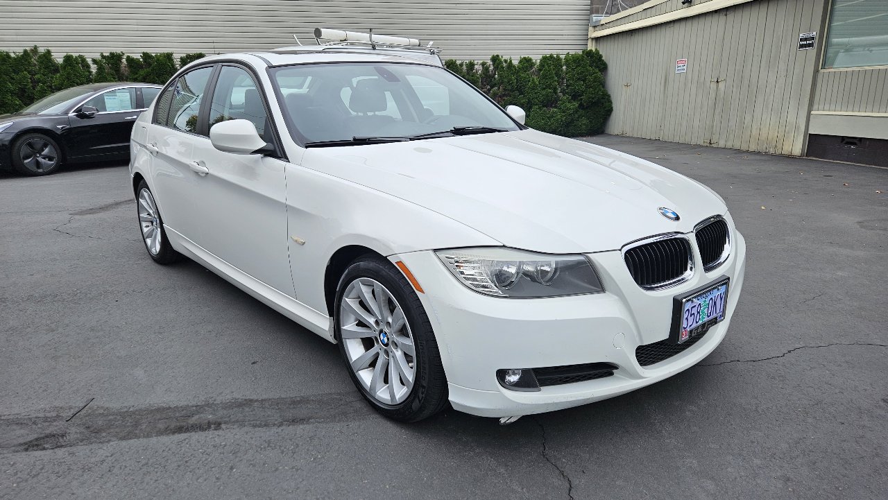 Used 2011 BMW 328i Sedan w/ Premium Pkg image 6