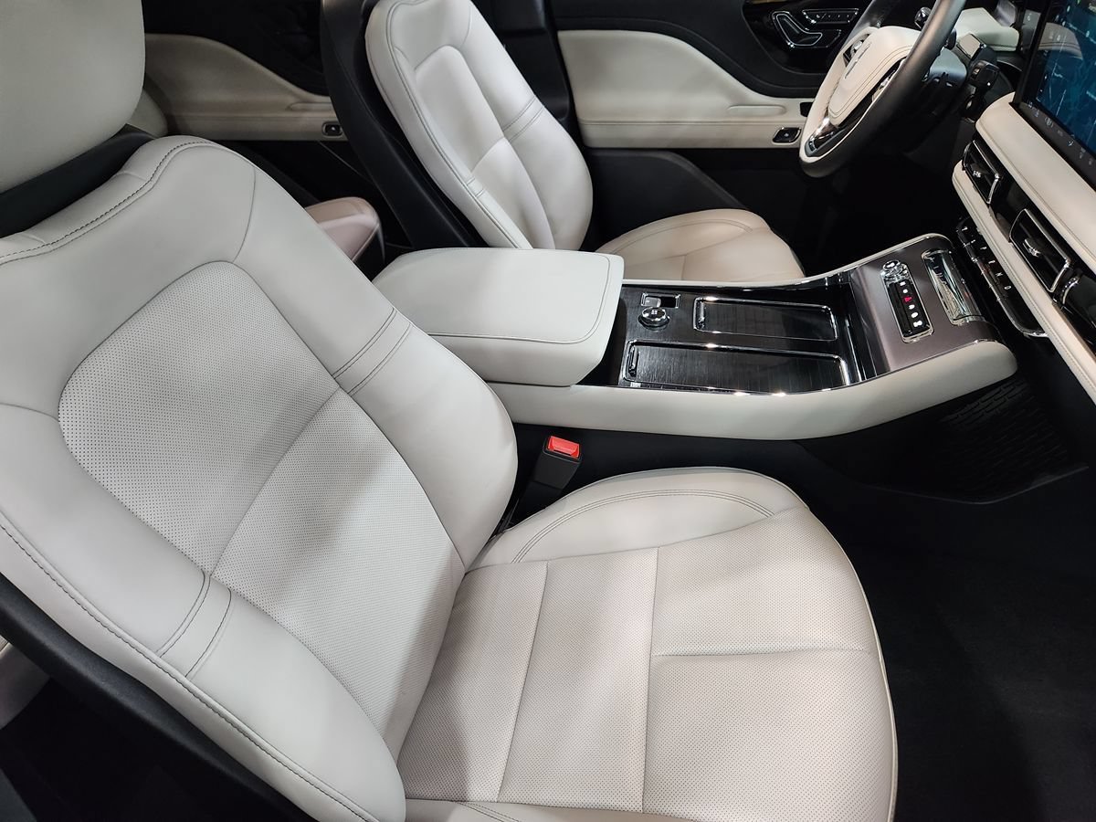 Used 2025 Lincoln Aviator 2WD image 31