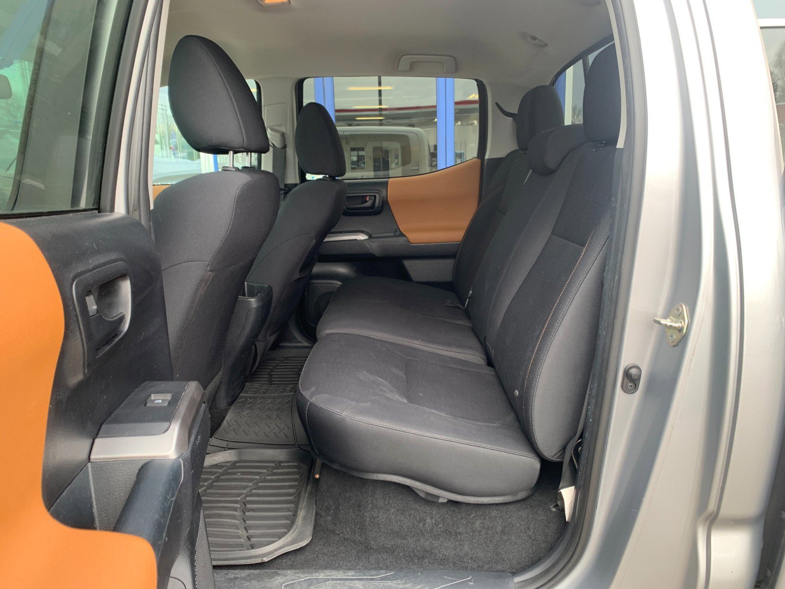 Used 2017 Toyota Tacoma SR5 w/ Tow Package RWD image 25