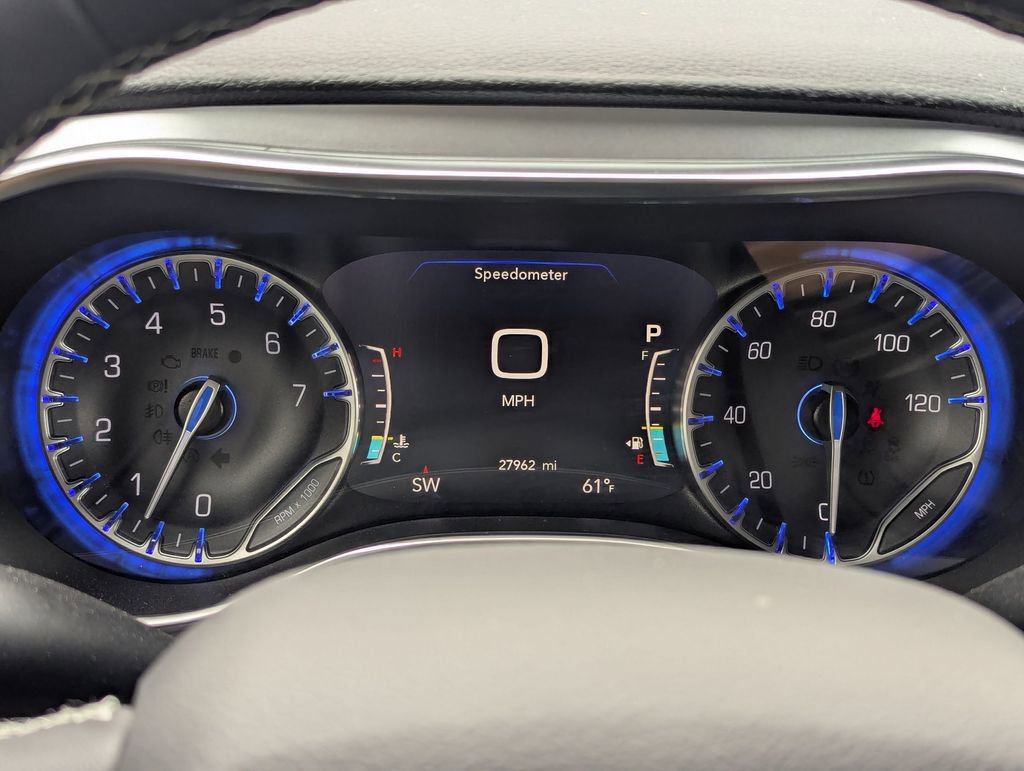 Used 2025 Chrysler Pacifica Limited FWD image 13