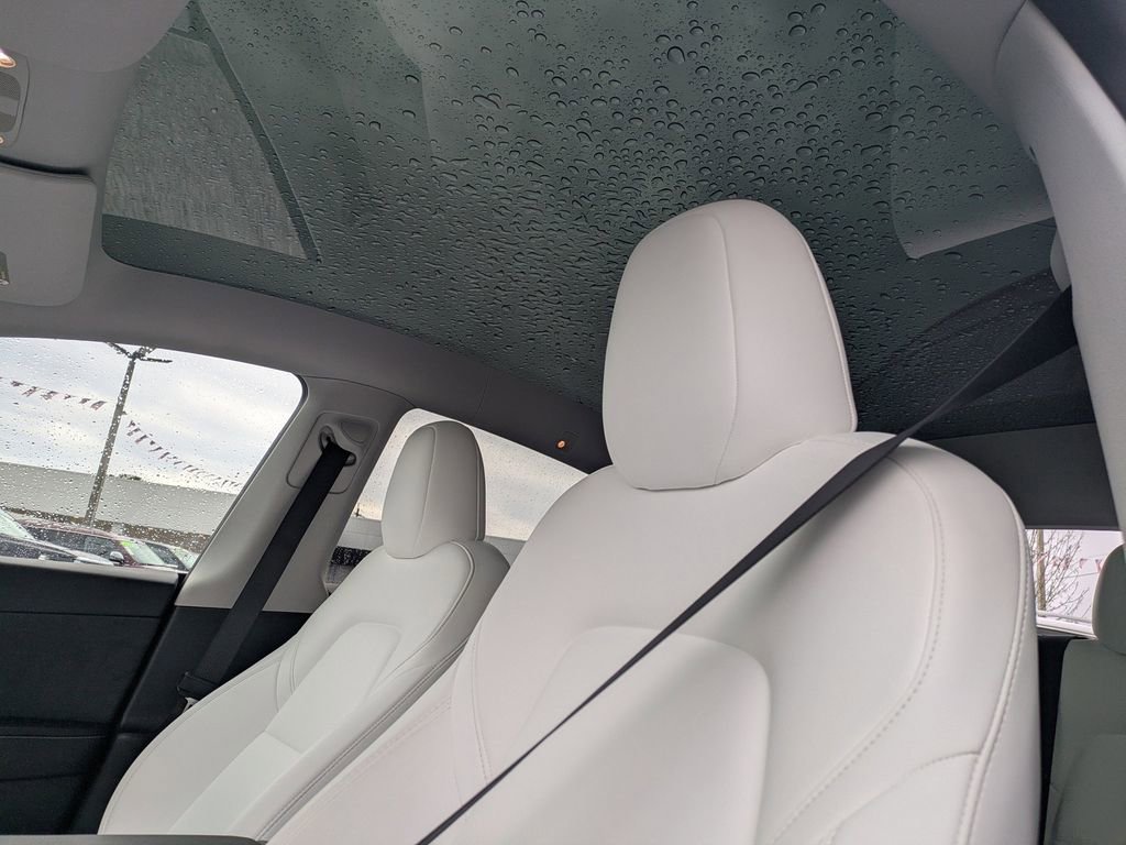 Used 2024 Tesla Model Y Long Range image 22