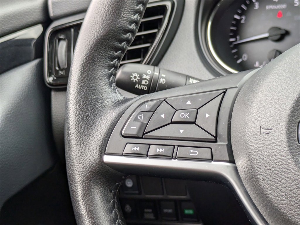 Certified 2022 Nissan Rogue Sport SV image 18