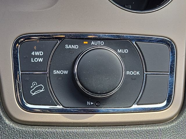 Used 2014 Jeep Grand Cherokee Laredo w/ All Weather Capability Group image 27