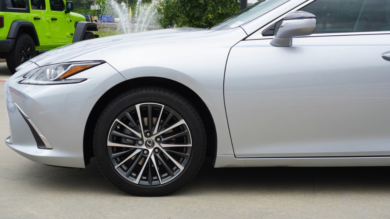 Certified 2023 Lexus ES 350 w/ Premium Package image 10