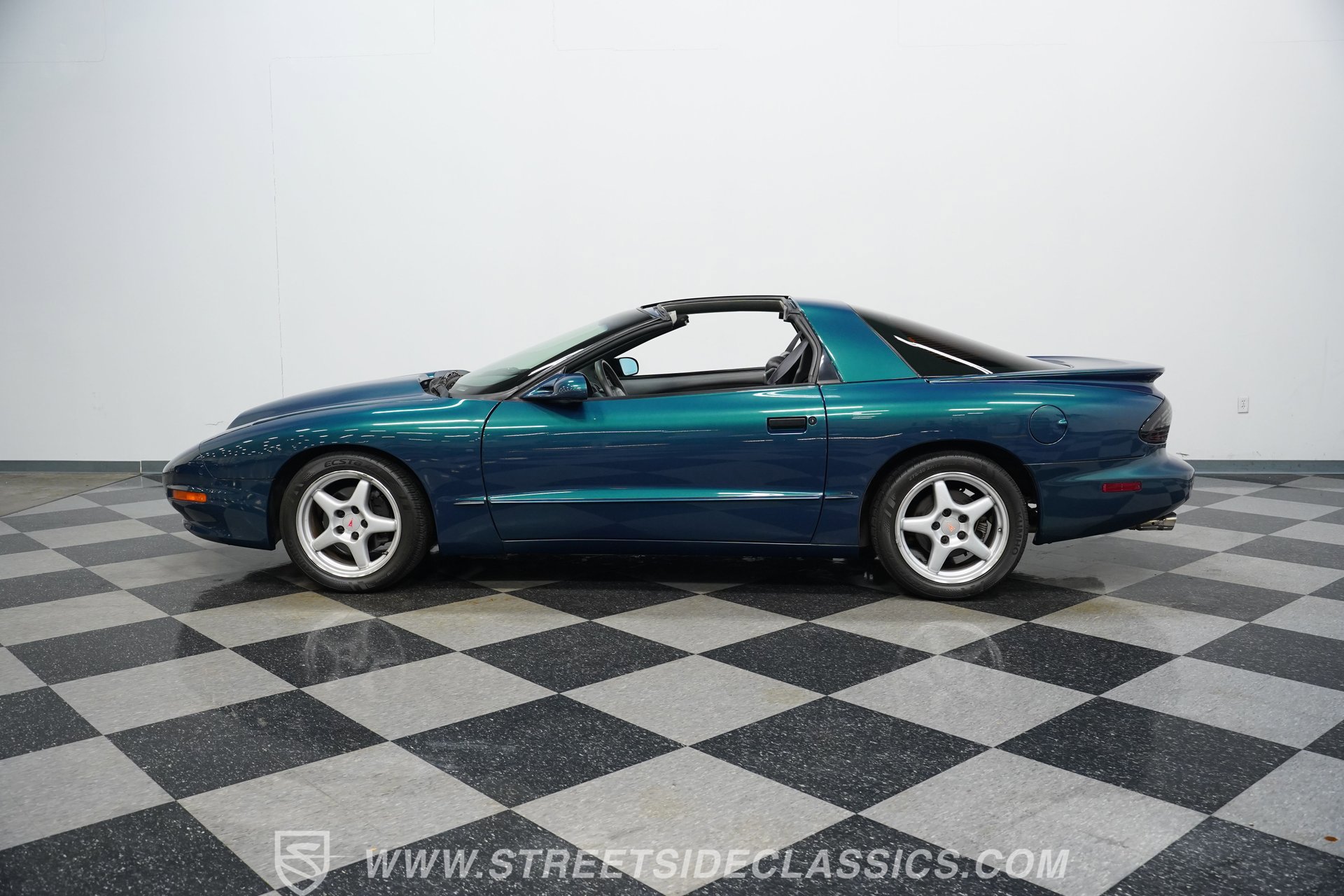 Used 1997 Pontiac Firebird Formula image 7