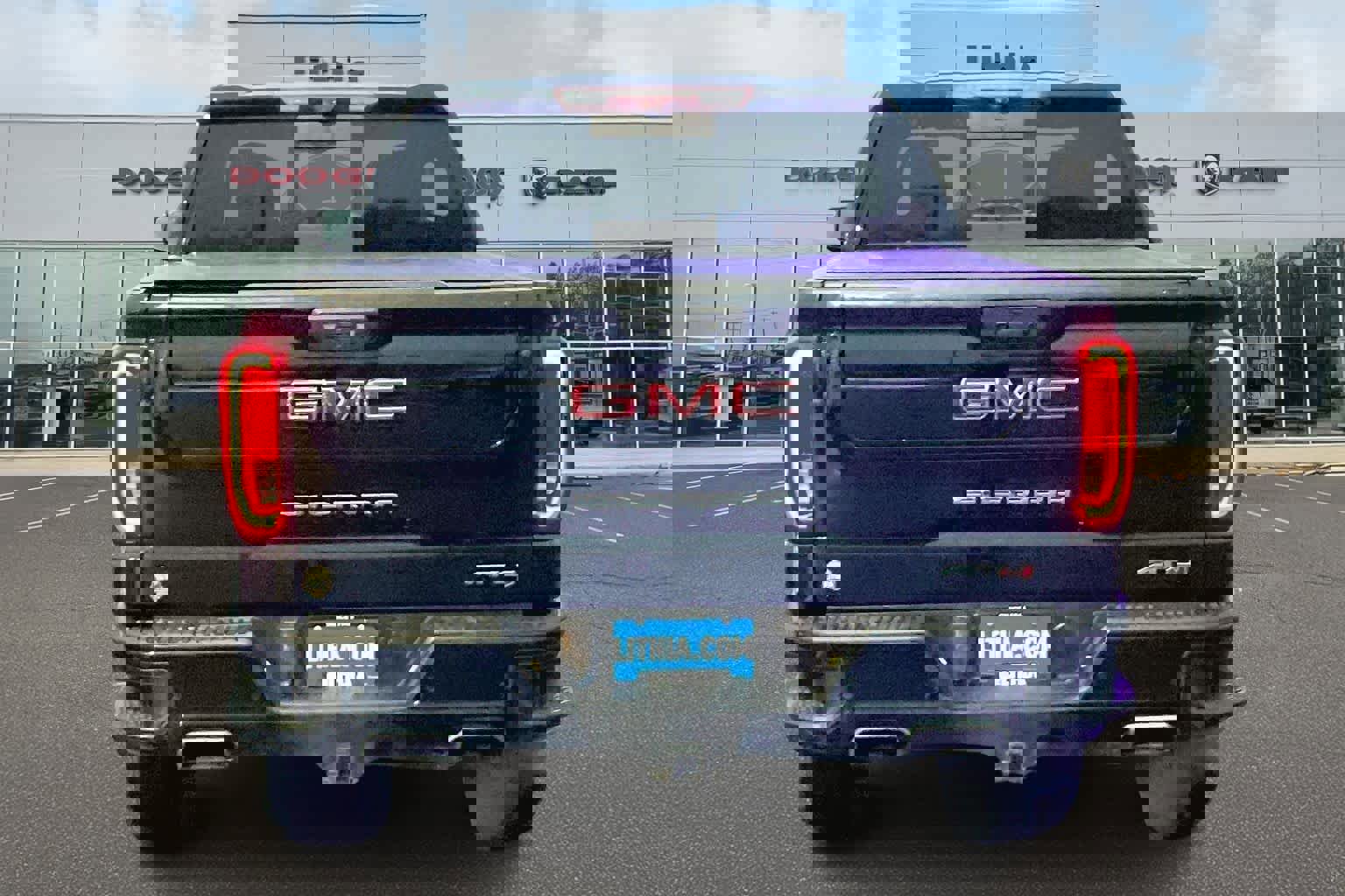 Used 2022 GMC Sierra 1500 AT4 w/ AT4 Premium Package image 5