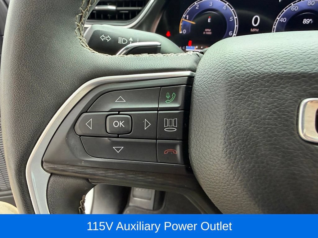 Used 2023 Jeep Grand Cherokee Altitude AWD/4WD image 23