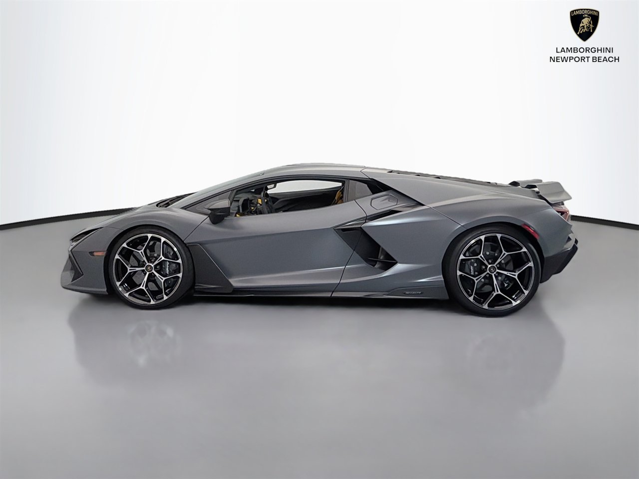 Used 2025 Lamborghini Revuelto AWD/4WD image 41