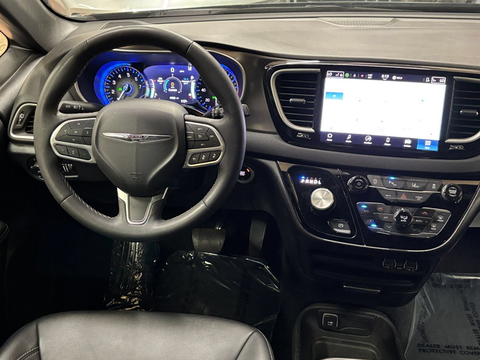 Used 2025 Chrysler Pacifica Select FWD image 35