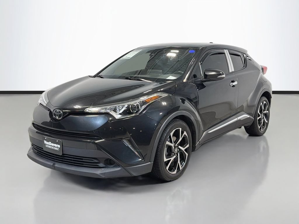 Used 2019 Toyota C-HR XLE FWD image 5