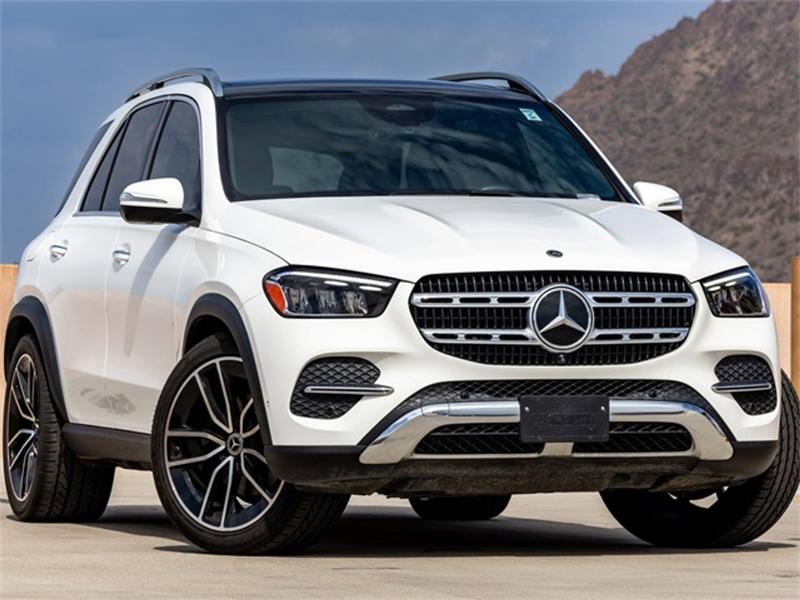 Used 2024 Mercedes-Benz GLE 350 4MATIC image 11