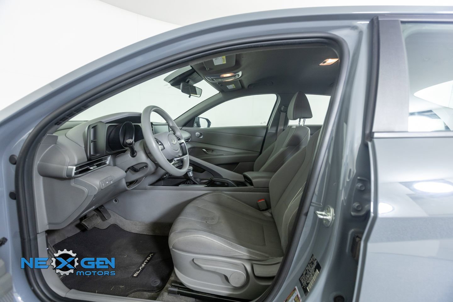 Used 2021 Hyundai Elantra SEL FWD image 11
