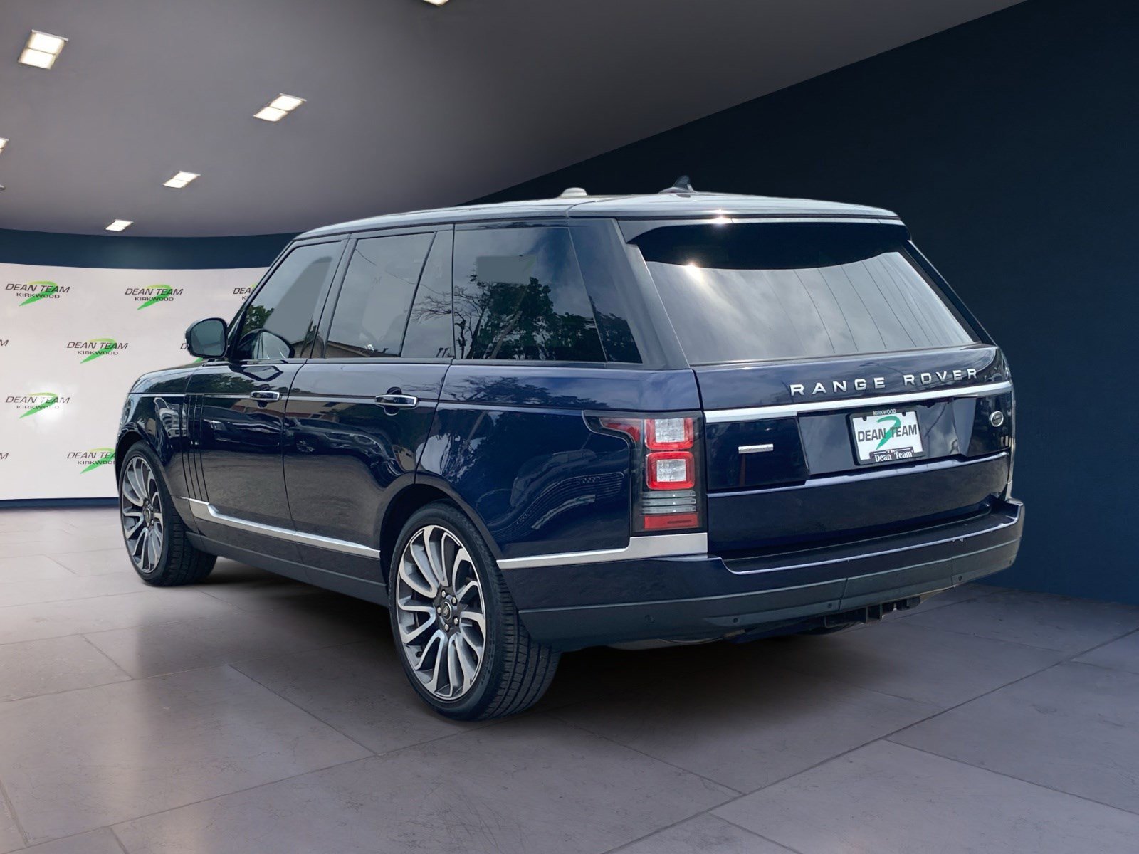 Used 2016 Land Rover Range Rover Autobiography image 4