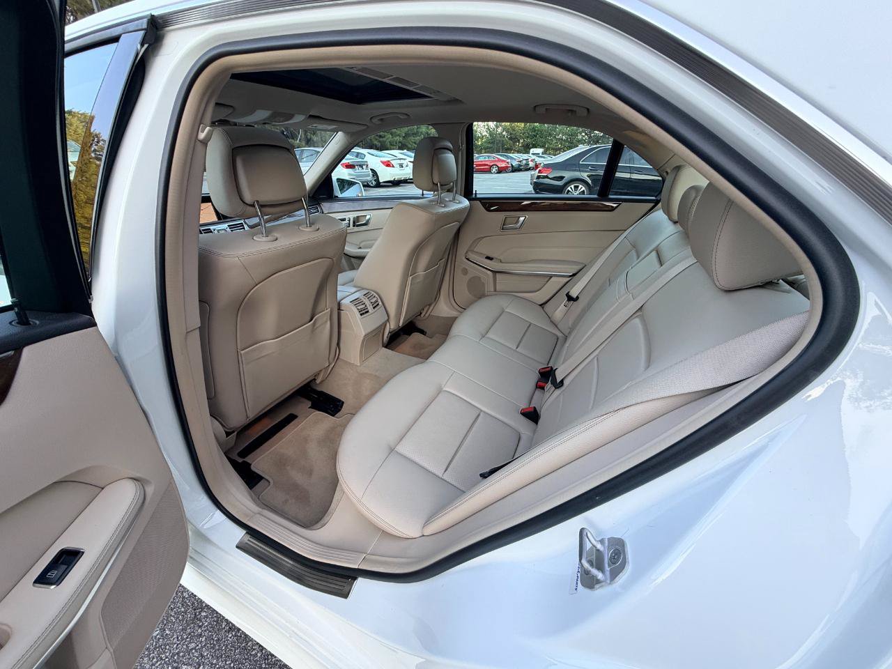 Used 2014 Mercedes-Benz E 350 Sedan image 10