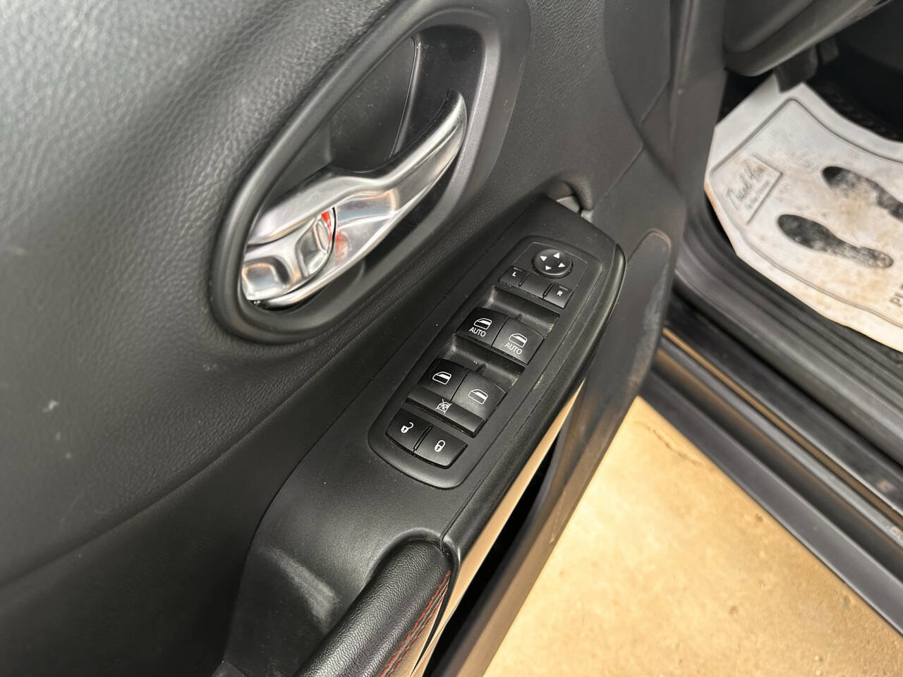 Used 2019 Jeep Cherokee Trailhawk w/ Trailer Tow Group AWD/4WD image 12