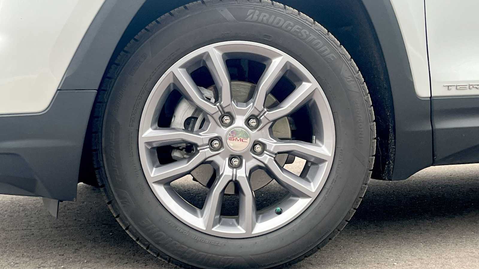Used 2022 GMC Terrain SLT w/ Infotainment Package II AWD/4WD image 27