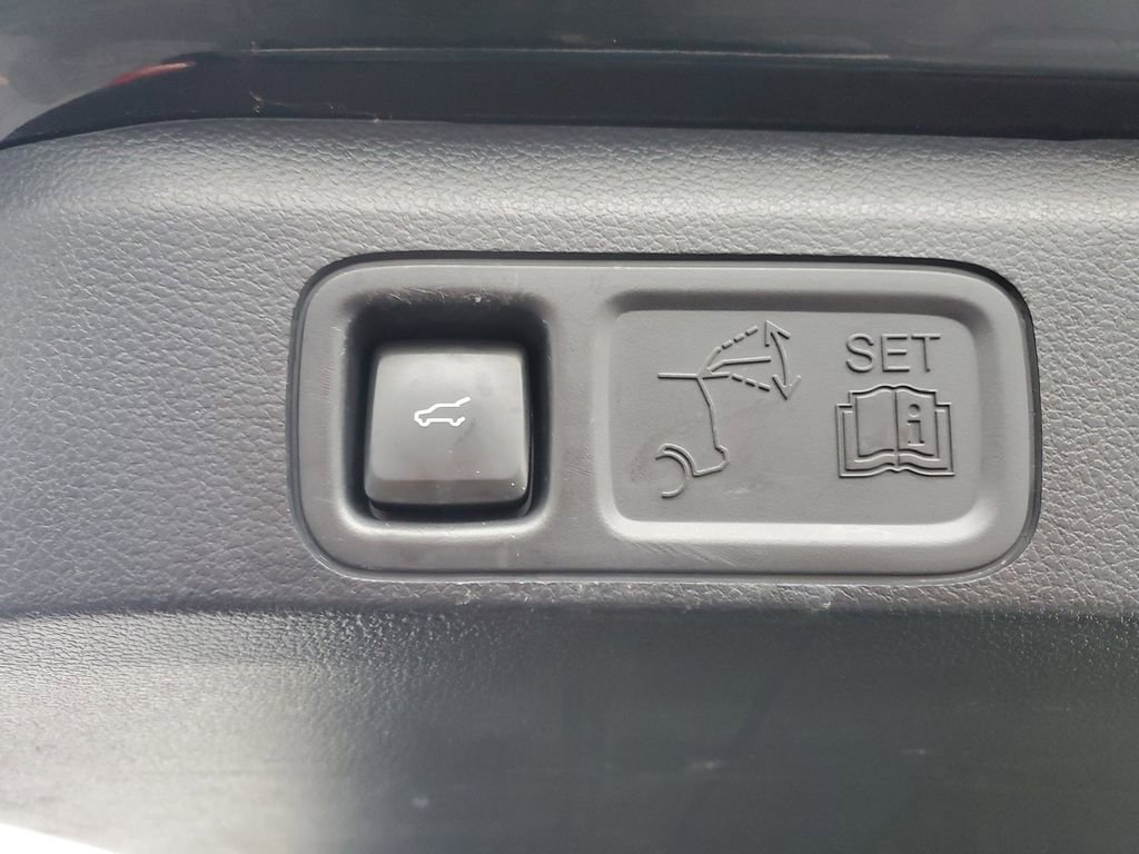 Used 2023 Ford Expedition Max XLT image 36