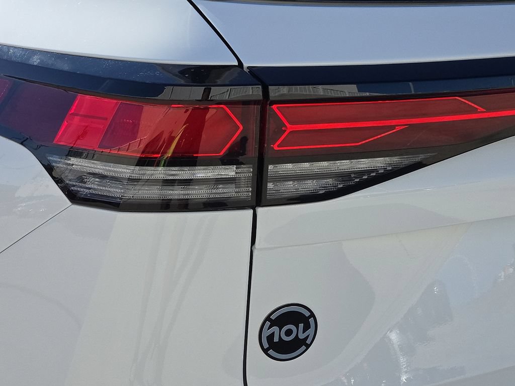 New 2026 Volkswagen Tiguan S FWD image 9
