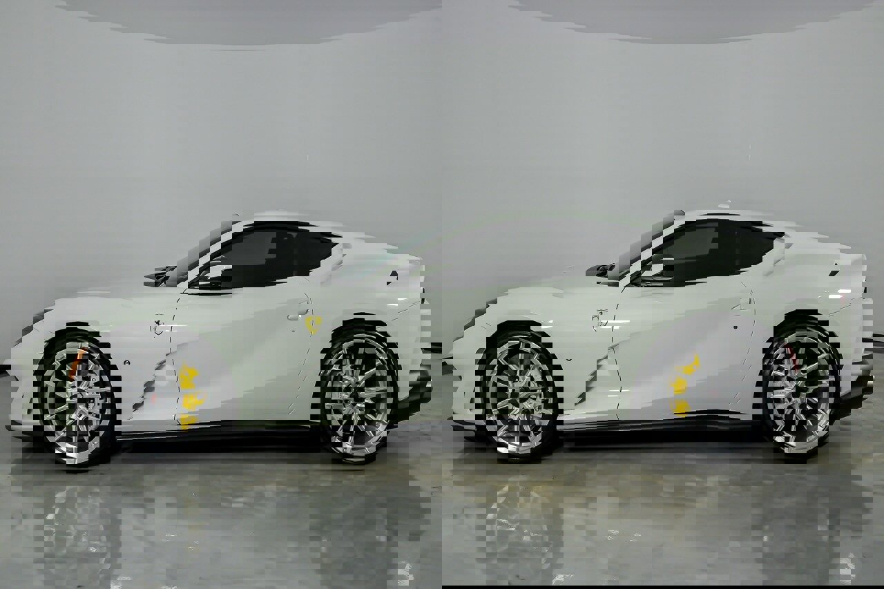 Used 2018 Ferrari 812 Superfast RWD image 8