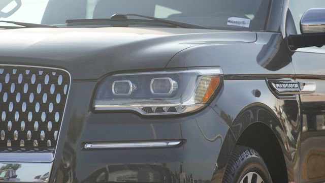 Used 2023 Lincoln Navigator Black Label image 4