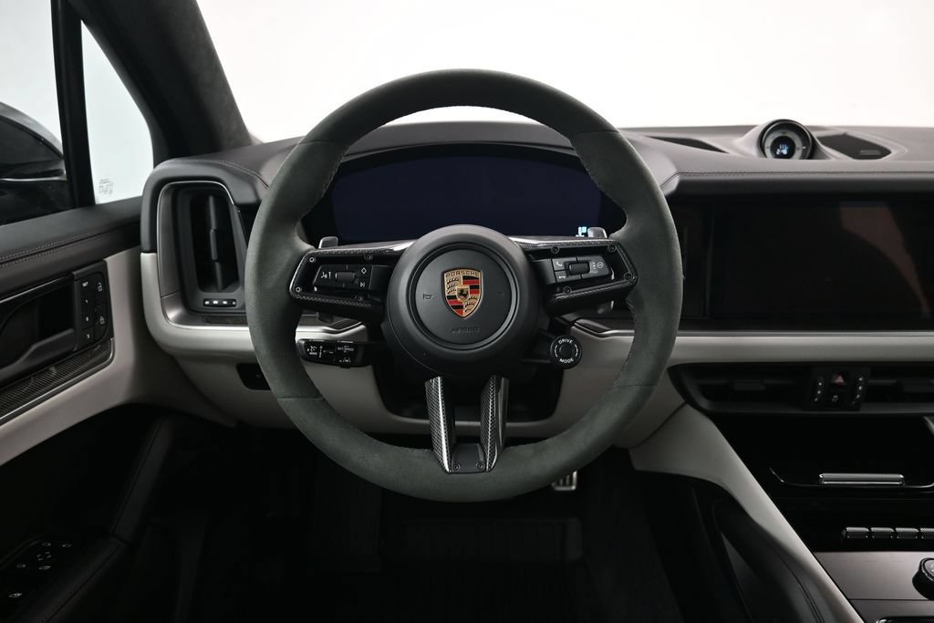 Certified 2024 Porsche Cayenne Turbo AWD/4WD image 13