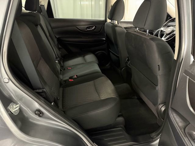 Used 2020 Nissan Rogue SV w/ Premium Package image 9