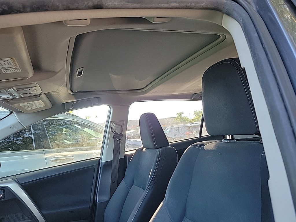 Used 2014 Toyota RAV4 XLE AWD/4WD image 7