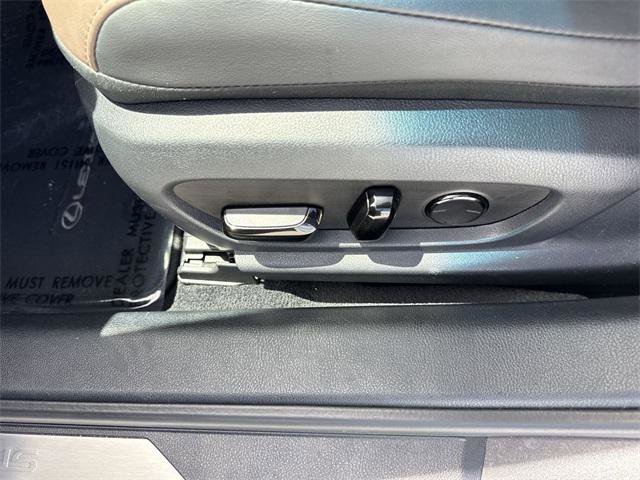 Certified 2024 Lexus ES 350 w/ Premium Package image 12