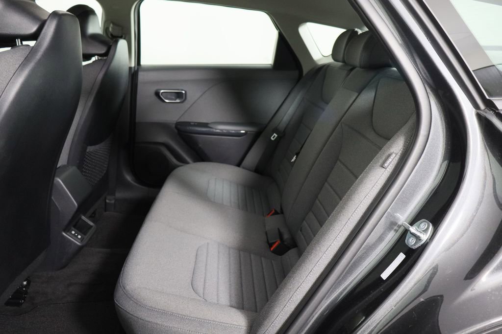 Used 2025 Kia K4 EX image 17