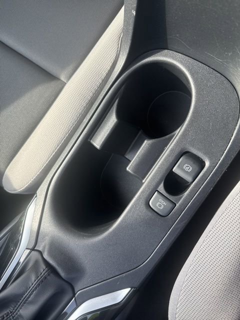 Used 2025 Toyota Corolla LE FWD image 30