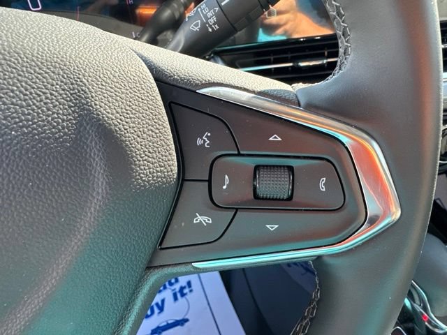 Used 2025 Chevrolet Trax LT w/ LT Convenience Package FWD image 14