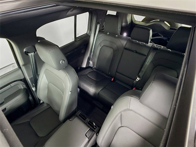 New 2026 Land Rover Defender 110 X-Dynamic SE image 14