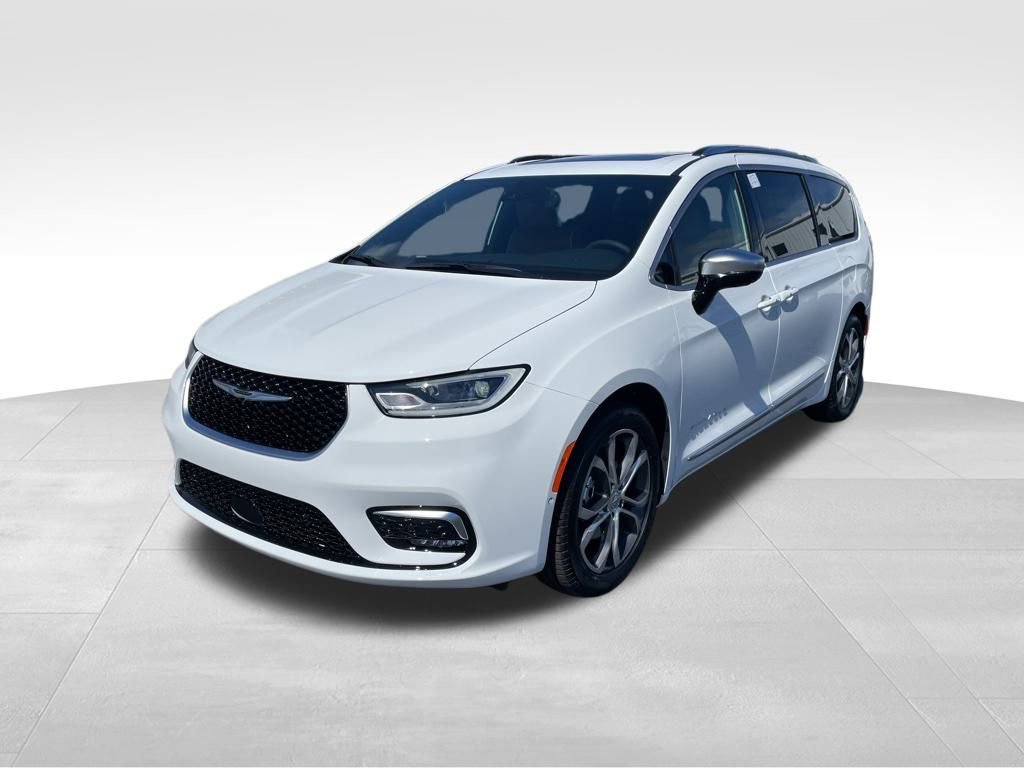 New 2026 Chrysler Pacifica Pinnacle image 4