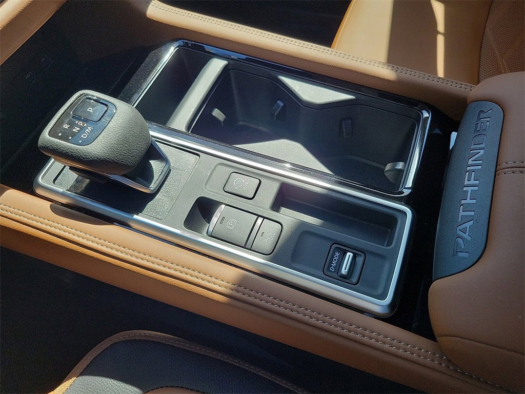 New 2025 Nissan Pathfinder Platinum image 10