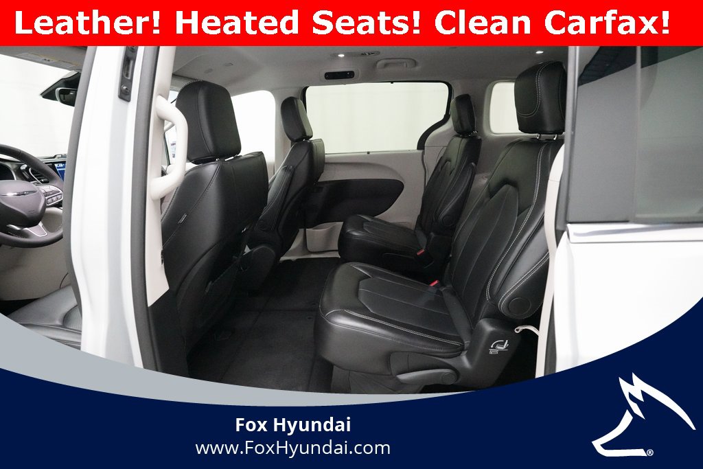 Used 2024 Chrysler Pacifica Touring-L image 15