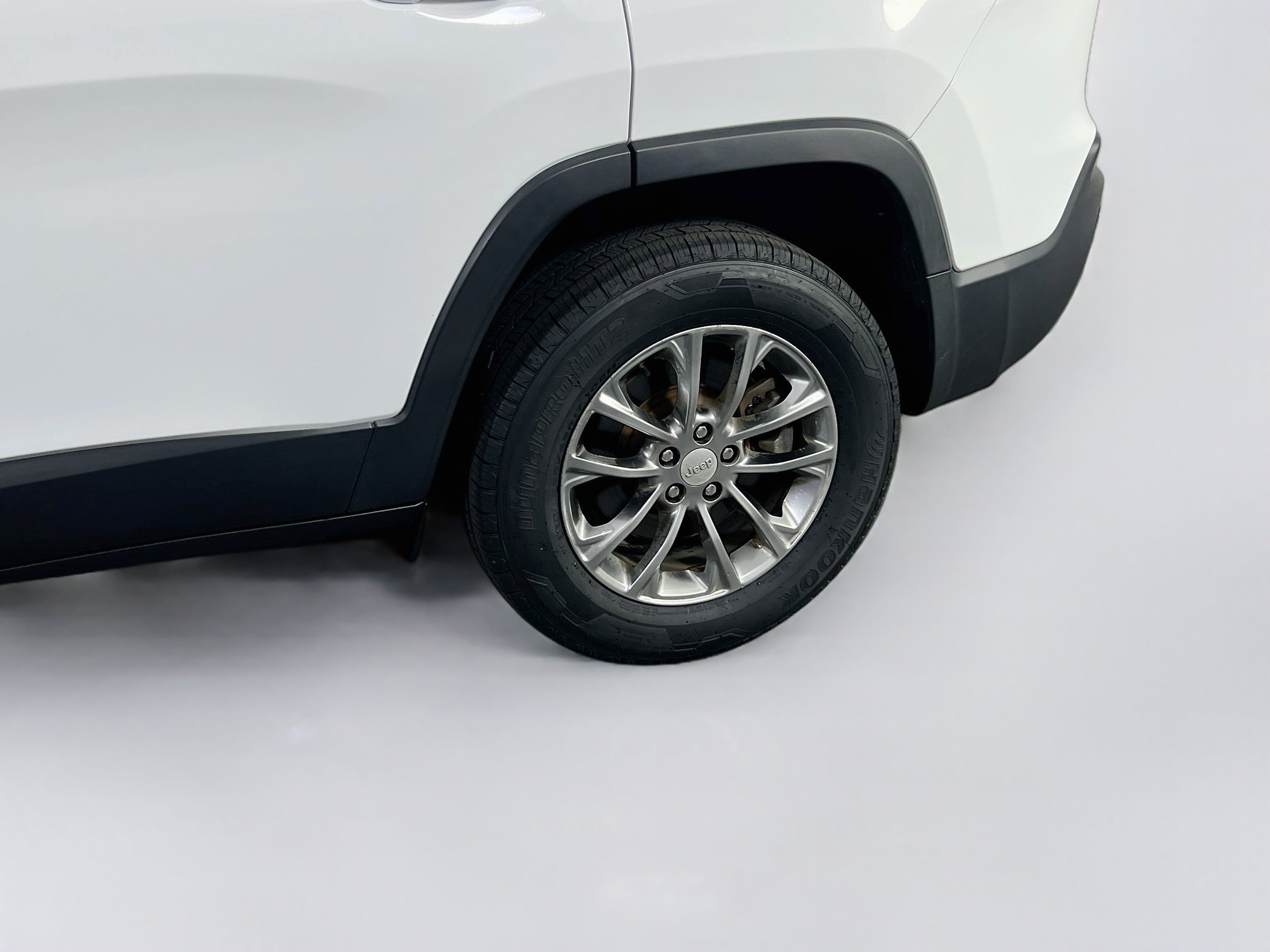 Used 2021 Jeep Cherokee Latitude Lux w/ Comfort/Convenience Group AWD/4WD image 29
