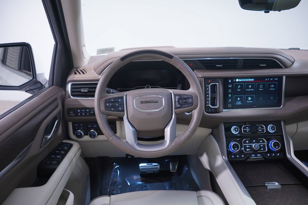 Used 2024 GMC Yukon Denali w/ Advanced Technology Package image 11
