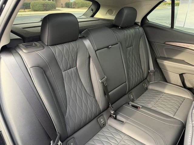 Used 2023 Buick Envision Avenir image 30