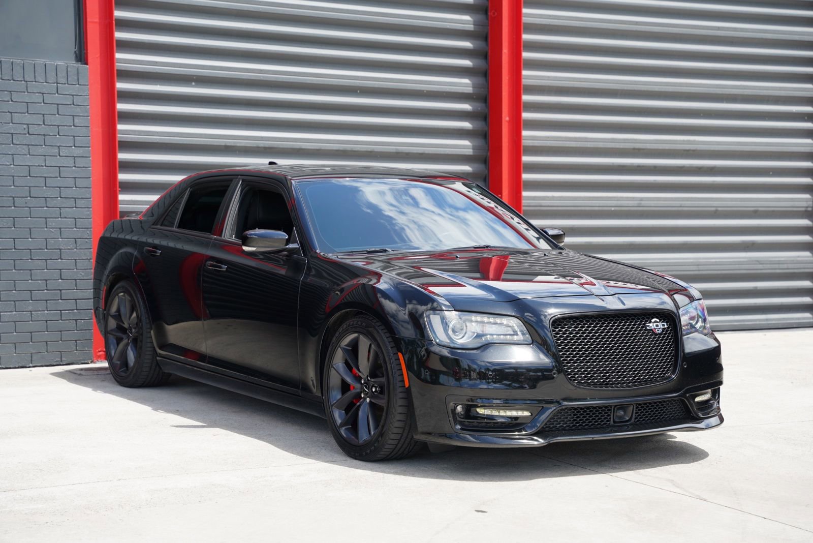 Used 2023 Chrysler 300 C image 11