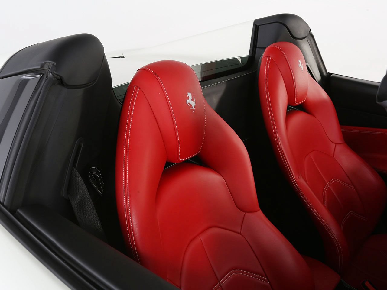 Used 2017 Ferrari 488 Spider RWD image 7