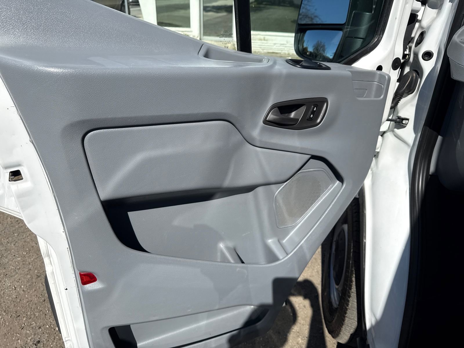 Used 2018 Ford Transit 350 XL image 10