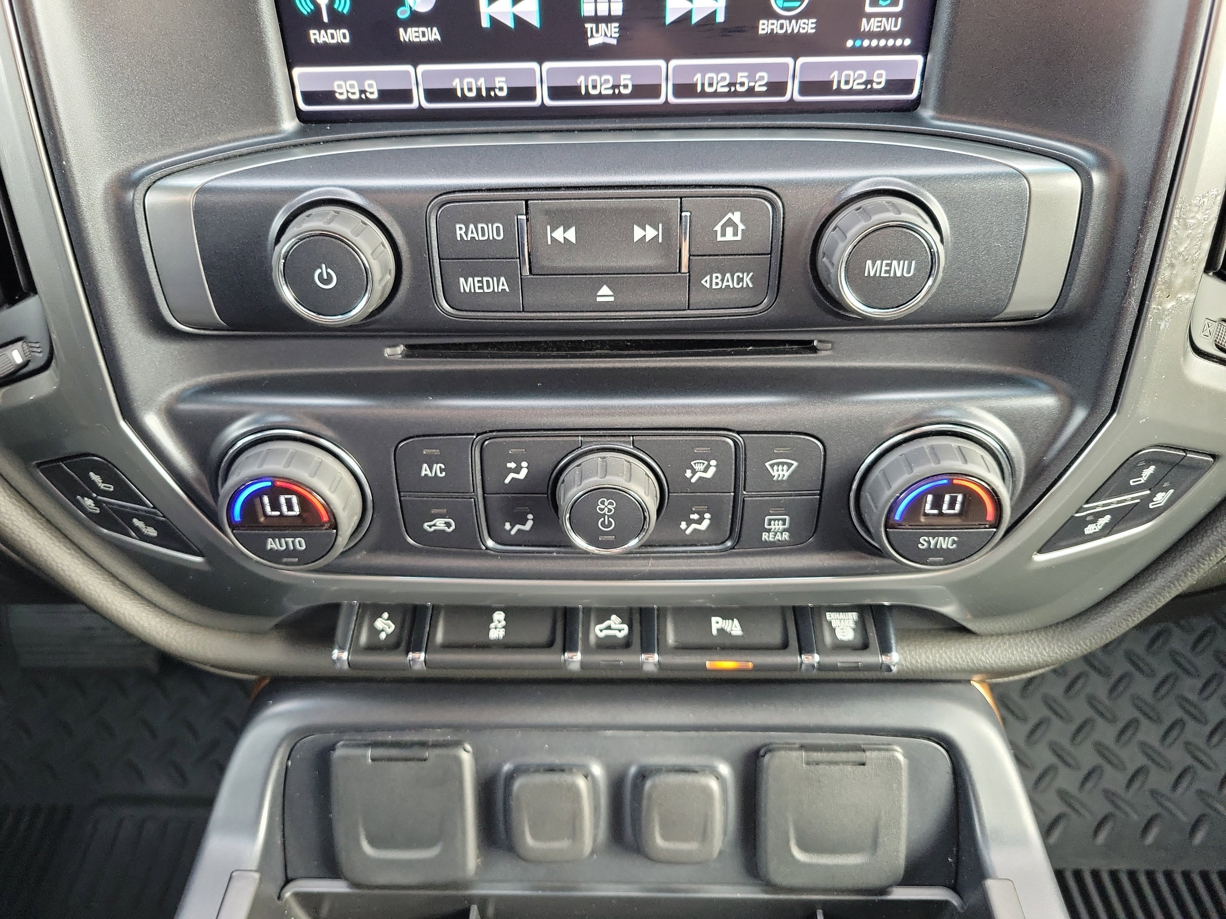 Used 2016 Chevrolet Silverado 2500 LTZ w/ LTZ Plus Package image 34