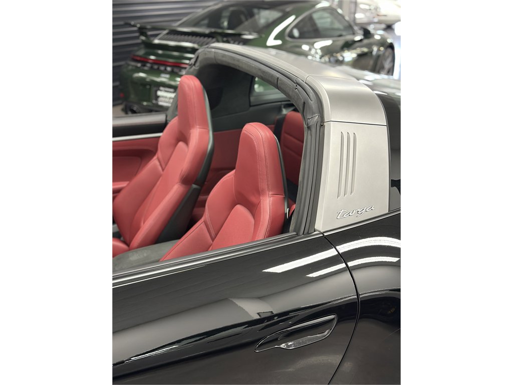 Used 2024 Porsche 911 AWD/4WD image 3