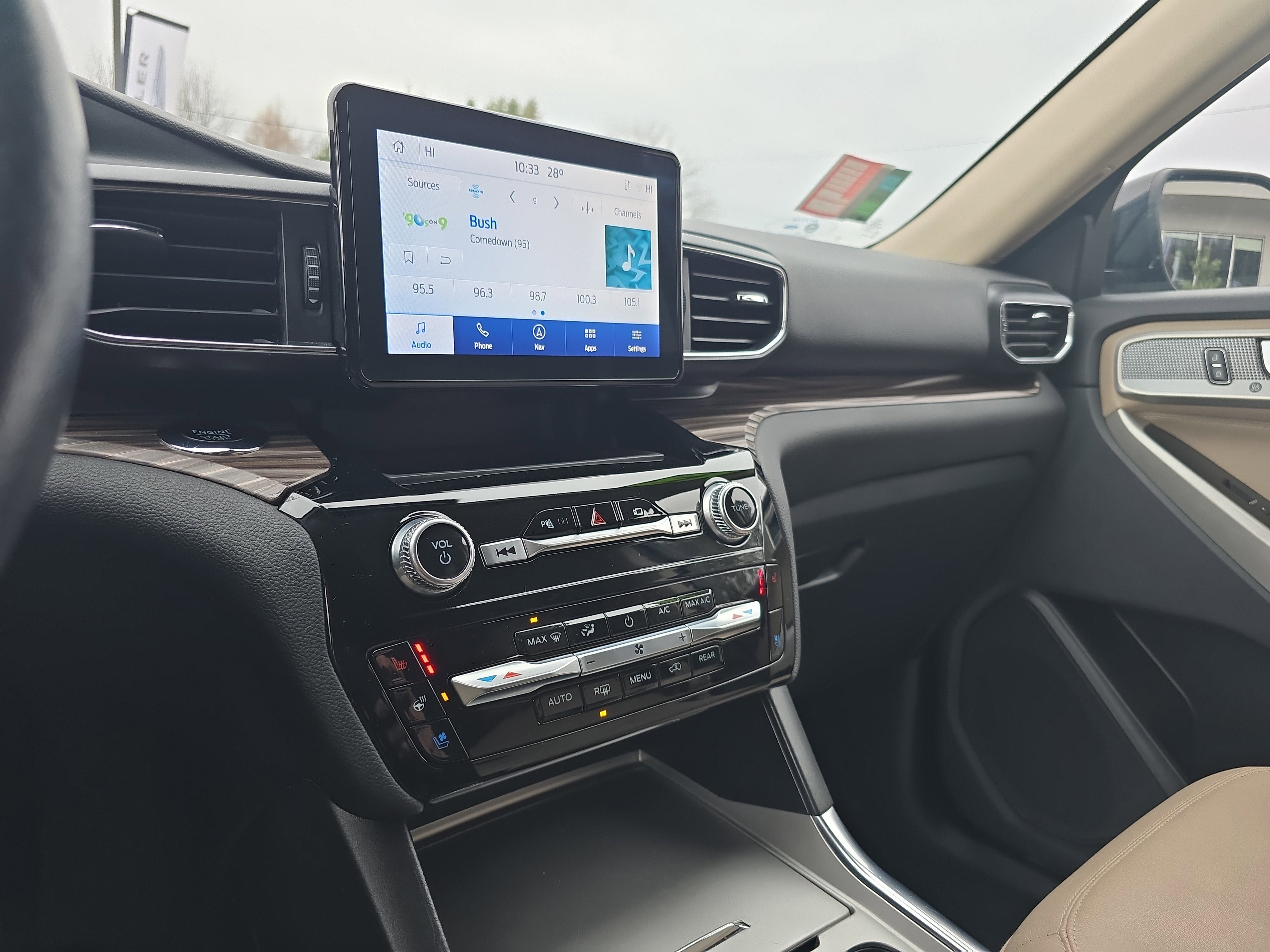 Used 2023 Ford Explorer Limited w/ Class IV Trailer Tow Package image 26