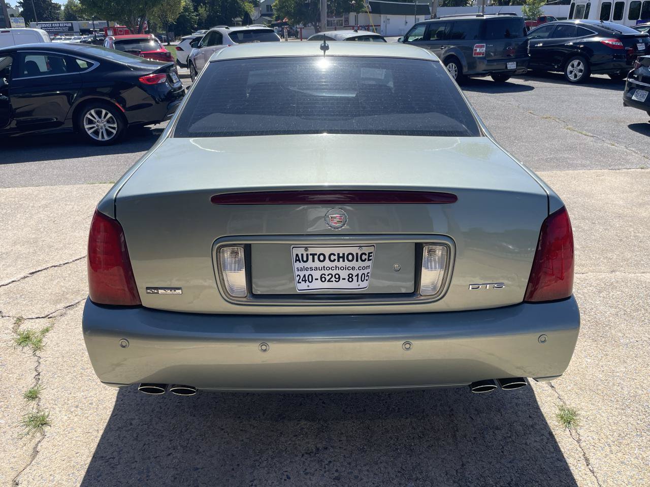 Used 2005 Cadillac De Ville DTS w/ Equipment Group FWD image 15