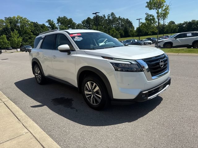 Used 2025 Nissan Pathfinder SL FWD image 6