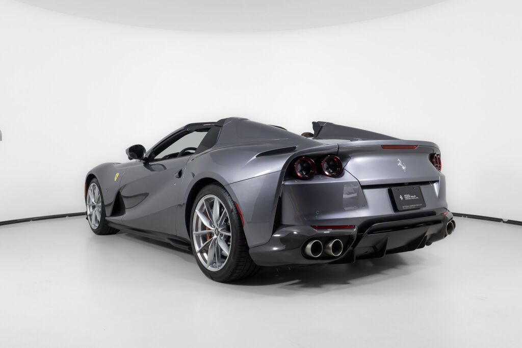 Used 2021 Ferrari 812 GTS RWD image 4